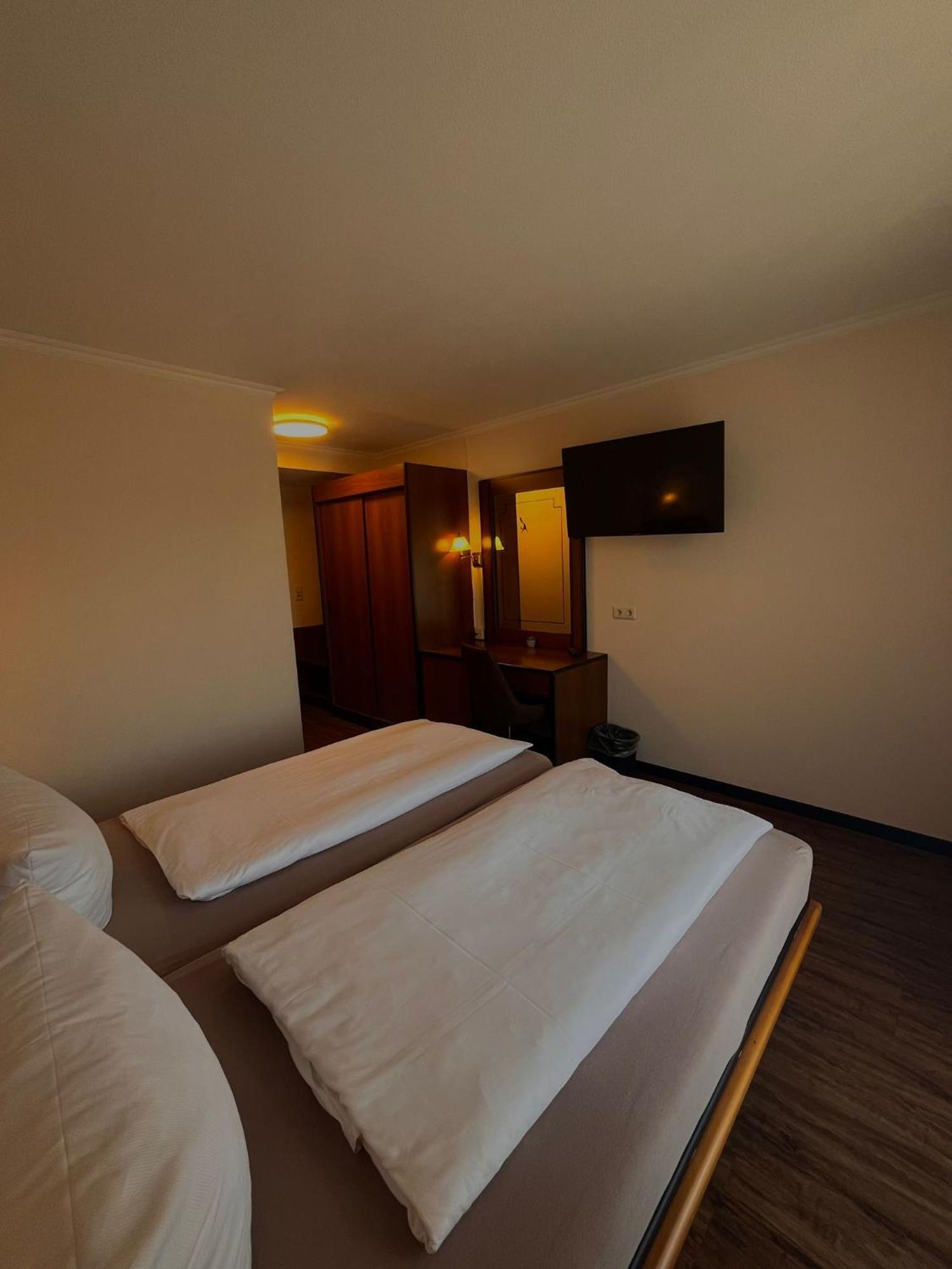 Hotel Rebstock Rust Bagian luar foto