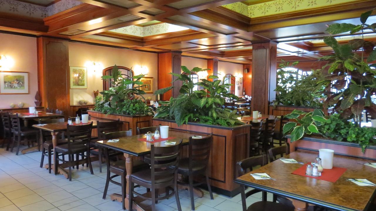 Hotel Rebstock Rust Bagian luar foto